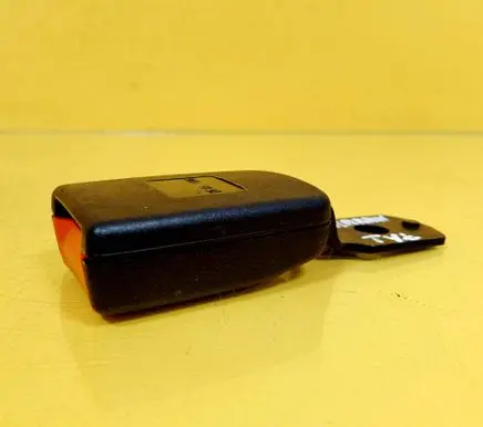 Volkswagen Sharan Rear seatbelt buckle 