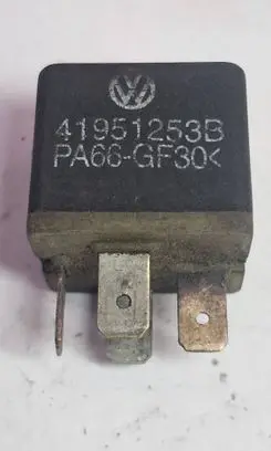 Volkswagen PASSAT B5 Other relay 41951253B PA66GF30