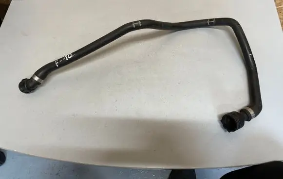 BMW 5 F10 F11 Engine coolant pipe/hose 8571803