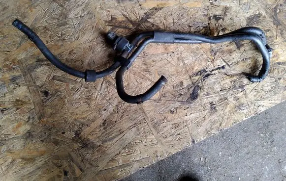 Volkswagen Transporter - Caravelle T5 Fuel return line/hose 038906081G