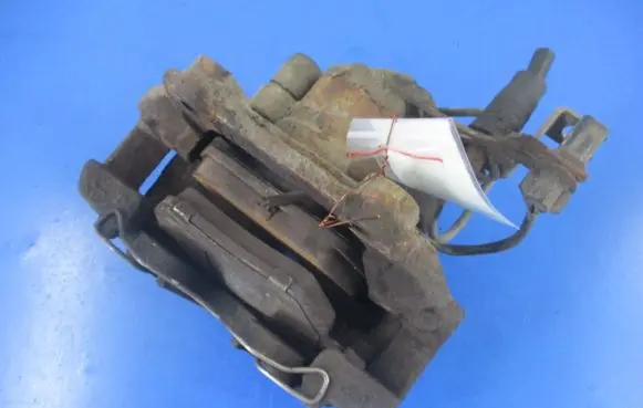 Volkswagen PASSAT B5.5 Front brake caliper