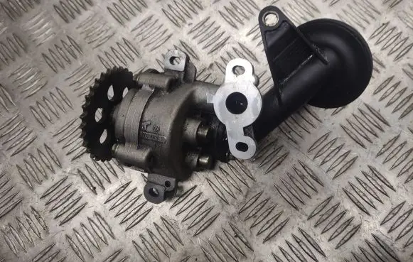 Ford Mondeo Mk III Oil pump 070905165