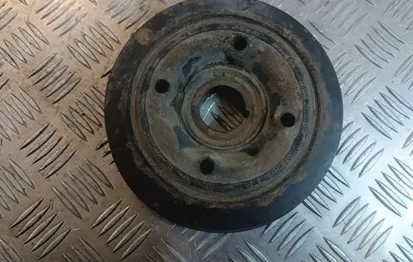 Opel Zafira A Crankshaft pulley 90528648