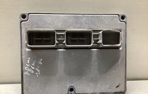 Ford Focus Engine control unit/module 5M5112A650AD
