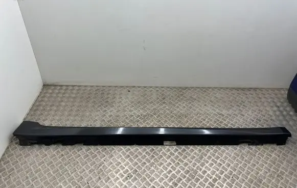 BMW 5 G30 G31 Sill 8064744 8071238 42654781