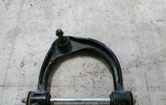 Toyota Land Cruiser (J150) Front lower control arm/wishbone