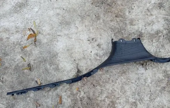 BMW X6 E71 (B) pillar trim (top) 91082228 10850510