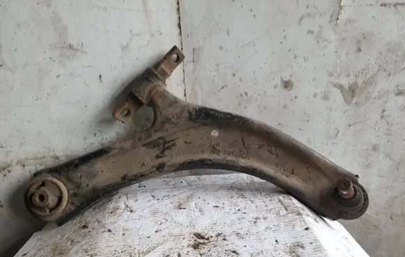 Nissan Qashqai Front lower control arm/wishbone