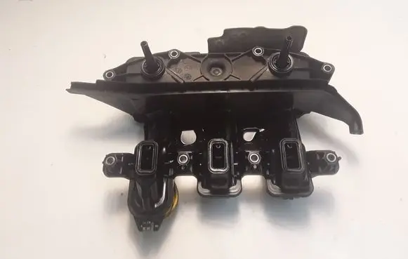 Nissan X-Trail T32 Intake manifold 118302761R