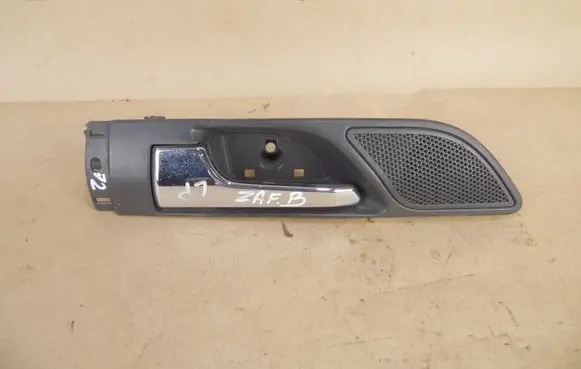 Opel Zafira B Front door interior handle