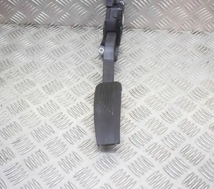 Maserati Quattroporte Accelerator throttle pedal 04861715AD 6PV93396627