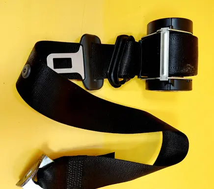 Rear seatbelt