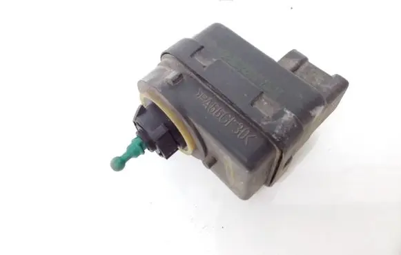 Renault Scenic I Headlight level adjustment motor Q7700840141 7700840141