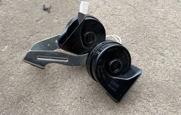 Peugeot 5008 II Horn signal 9815870780