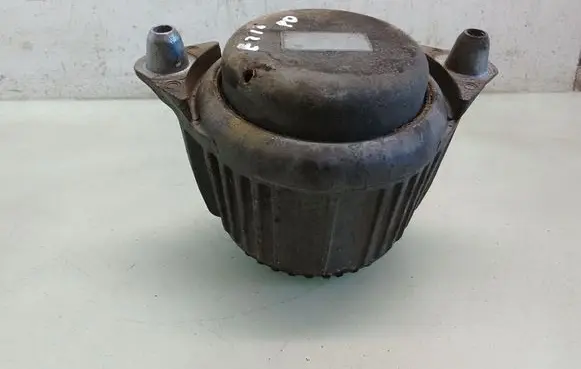 Engine mount bracket