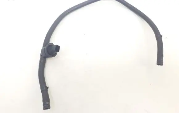 Volkswagen PASSAT B5.5 Fuel line pipe 038906081B