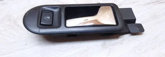 Volkswagen PASSAT B5.5 Front door interior handle 3B1837114