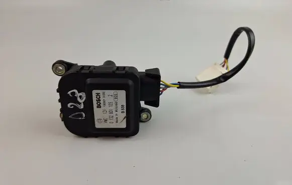 Audi A4 S4 B6 8E 8H Air flap motor/actuator 0132801105