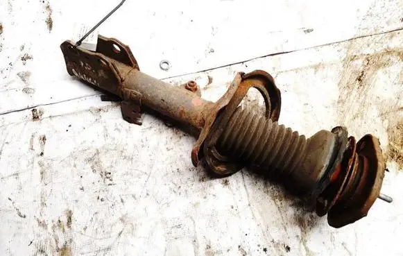 Toyota Avensis T250 Front shock absorber/damper