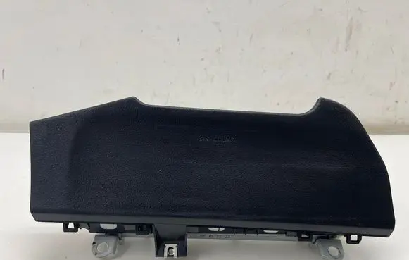 Toyota Hilux VIII Knee airbag 739000K010
