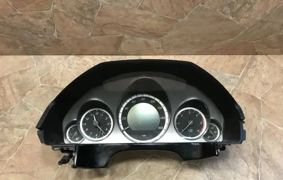 Mercedes-Benz E A207 Speedometer (instrument cluster) A2129001508