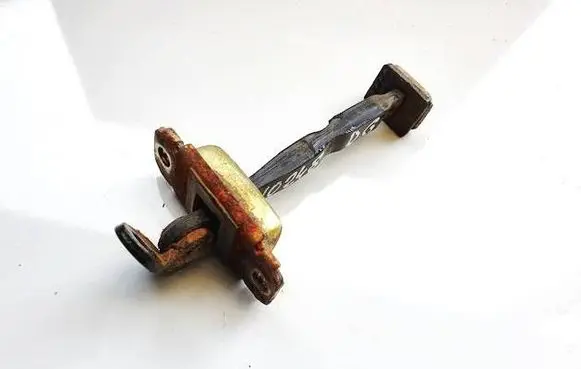 Hyundai Trajet Rear door check strap stopper