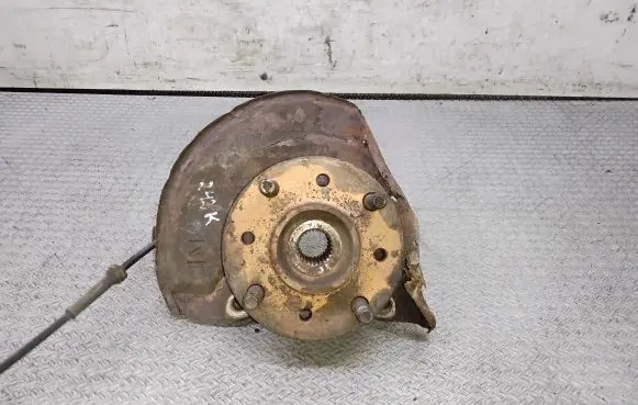 Mitsubishi Space Star Front wheel hub spindle knuckle