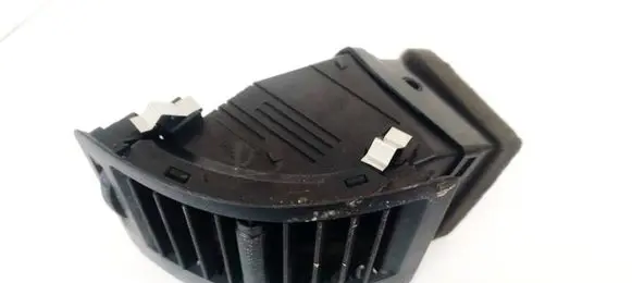 Skoda Octavia Mk2 (1Z) Dash center air vent grill 1Z0819701