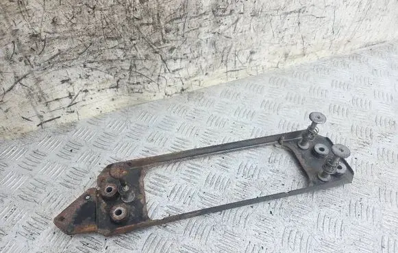 BMW 5 E60 E61 Pneumatic air compressor holding bracket 6777827 37106777827