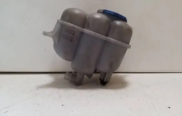 Audi Q7 4M Coolant expansion tank/reservoir 4M0121405J
