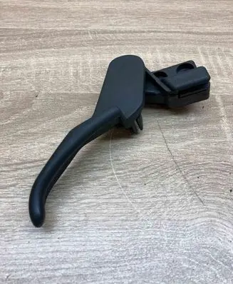 Volkswagen PASSAT B5 Engine bonnet (hood) release handle 3B1823533