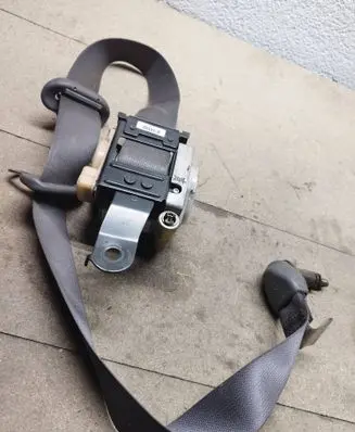 Hyundai Tucson JM Front seatbelt 888202E400 KAF6EZ002