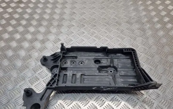 Battery tray