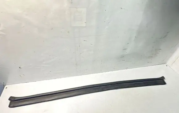 BMW 5 F10 F11 Engine compartment rubber 720652106