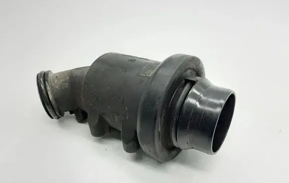 Intake resonator