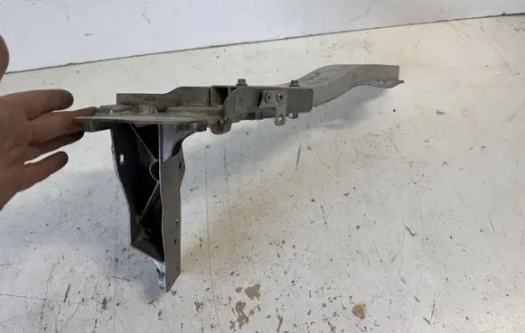 Mercedes-Benz GL X166 Headlight/headlamp mounting bracket 