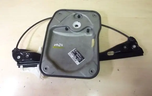 Skoda Fabia Mk2 (5J) Rear door window regulator with motor 5J4839402H I1424