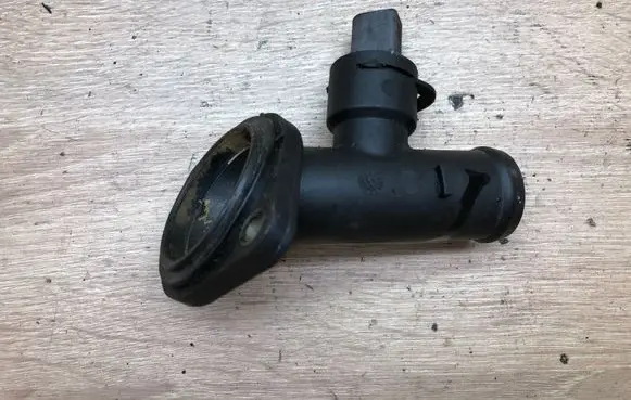 BMW 3 E90 E91 Thermostat 03G121121D