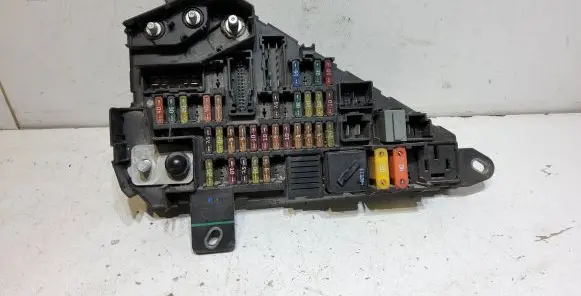 BMW 5 E60 E61 Fuse module 6906588 518811047