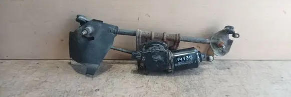 Front wiper linkage and motor