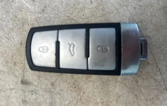 Volkswagen PASSAT CC Ignition key/card 