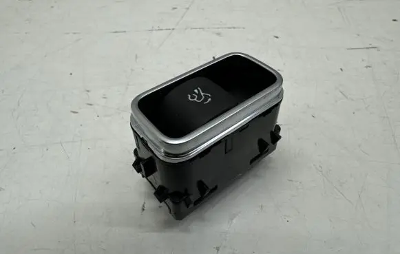 Mercedes-Benz CLA C118 X118 Tailgate/boot open switch button A2479055403