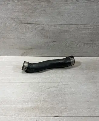 BMW 3 E90 E91 Intercooler hose/pipe 7797482 11884414