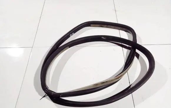 Opel Vectra C Rubber seal front coupe door 