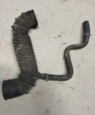 Mitsubishi Pajero Air intake hose/pipe