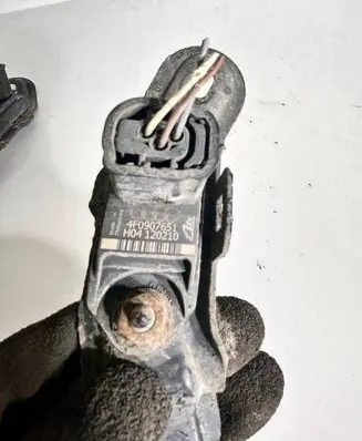 Audi A6 S6 C6 4F Acceleration sensor 4F0907651
