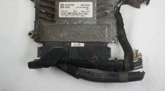 Chevrolet Cruze Engine control unit/module 25181280