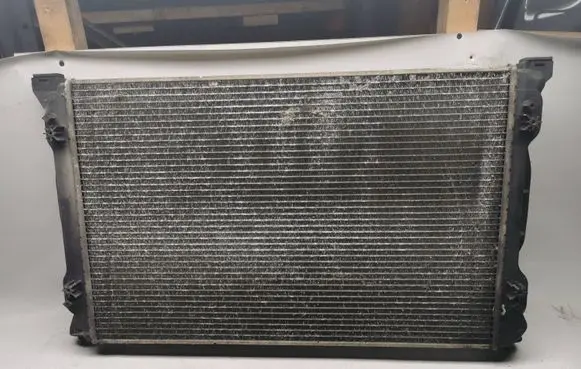 Audi A4 S4 B7 8E 8H Coolant radiator