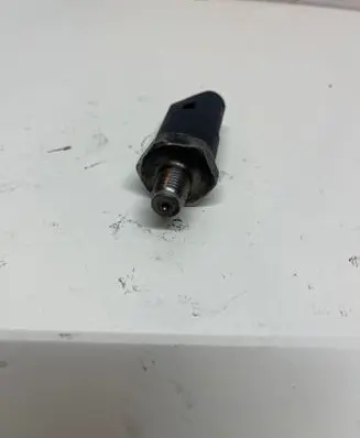 Mercedes-Benz S W220 Fuel pressure sensor 0281002239