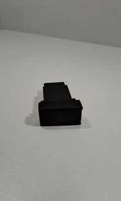 Hyundai Santa Fe Hazard light switch 70305Y